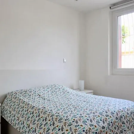 Apartamento For 8 People Six-Fours-les-Plages