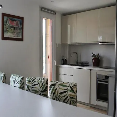 Apartamento For 8 People